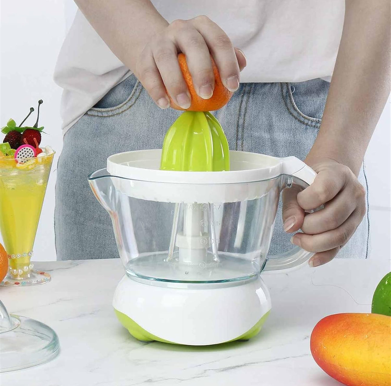 Portable household electric blender